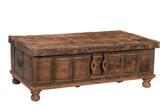 [[Old Indian teak wood chest///Coffre indien en ancien bois de teck]]