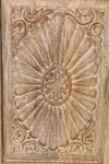[[Pastel beige display cabinet with hand carved doors///Cabinet vitré beige pastel avec portes sculptées à la main]]