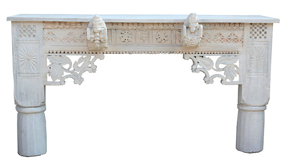 [[Whitewashed side table with old hand carved horse sculpture panels///Table d'appoint blanchie à la chaux avec des panneaux de sculpture de chevaux sculptés à la main]]