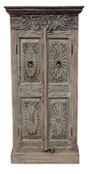 [[Pastel beige cabinet with old doors///Cabinet beige pastel avec des vieilles portes]]
