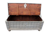 [[Whitewashed vintage Pitara chest///Coffre Pitara vintage blanchie à la chaux]]