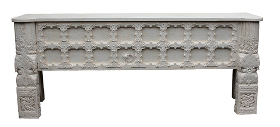 [[Whitewashed vintage console table with an old Indian door facade///Table console vintage blanchie à la chaux avec une vieille façade de porte indienne]]