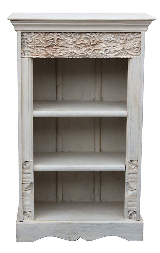 [[Small whitewashed bookshelf///Petite étagère blanchie à la chaux]]