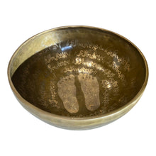  [[Old hand forged brass singing bowl///Ancien bol chant en cuivre forgé à la main]]