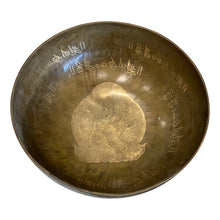  [[Old hand forged brass singing bowl///Ancien bol chant en cuivre forgé à la main]]