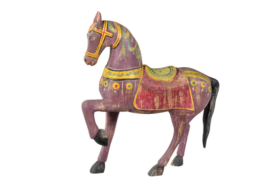 Colorful wooden horse sculpture//Sculpture de cheval en bois coloré