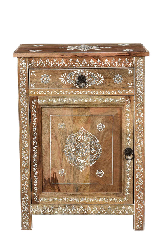Hand painted bedside table//Table de chevet peinte à la main