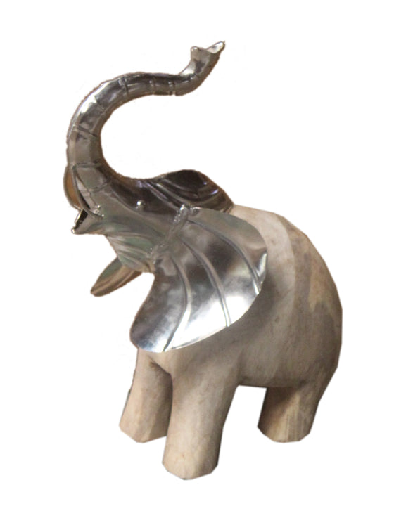 Natural hand carved standing elephant//Éléphant debout naturel sculpté à la main