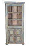 Pastel blue cabinet with brass decoration//Cabinet bleu pastel avec décor en laiton