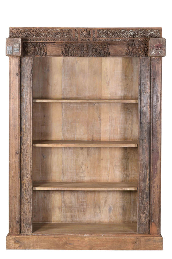 [[Bookshelf with old Indian door frame///Etagère avec vieux cadre de porte indien]]
