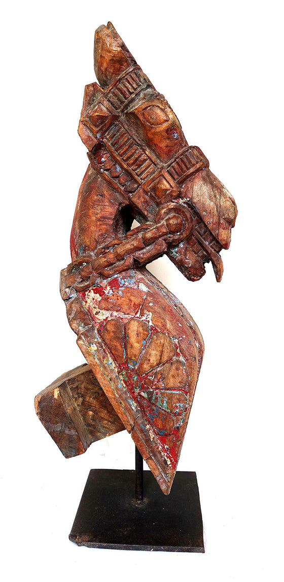 Antique Horse Sculpture on Stand // Sculpture antique de tête de cheval