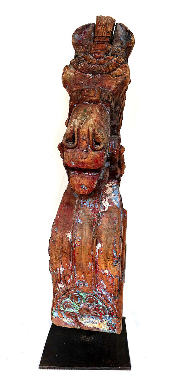 Antique Horse Sculpture on Stand // Sculpture antique de tête de cheval