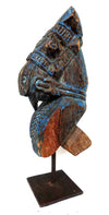 Antique Horse Sculpture on Stand // Sculpture antique de tête de cheval