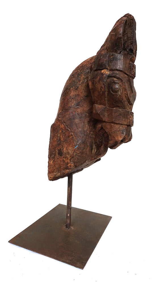 Antique Horse Sculpture on Stand // Sculpture antique de tête de cheval