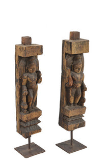  Antique Sculpture on Stand//Sculptures antiques sur pied