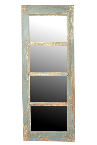 Mirror with Reclaimed Wood Frame//Miroir avec Carde en Bois Recyclé