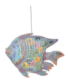  Colorful metal fish//Poisson en métal coloré
