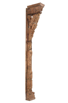  Old teak pillar with detailed carving//Pilier en teck ancien avec sculpture détaillée