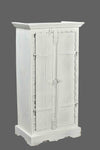Whitewashed vintage cabinet//Cabinet vintage blanchi à la chaux
