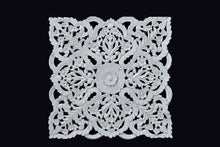  Whitewashed 24" carved Jali-panel//Panneau Jali sculpté & blanchi à la chaux de 24"
