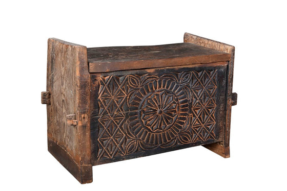 Old teak chest//Coffre en teck ancien