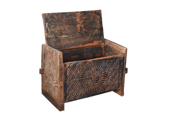 Old teak chest//Coffre en teck ancien