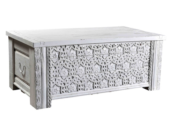 Old whitewashed teak chest//Coffre en teck ancien blanchi à la chaux