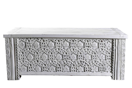 Old whitewashed teak chest//Coffre en teck ancien blanchi à la chaux