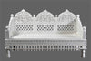 Whitewashed daybed//Banquette de lit blanchie à la chaux