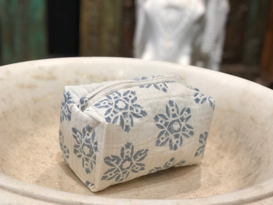 Jaipur: Hand block printed toiletry bag//Jaipur: Trousse de toilette imprimée à la main