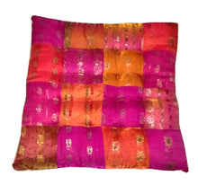  [[Oriental silk : Small square floor cushion//Oriental silk : petit coussin de sol carré]]