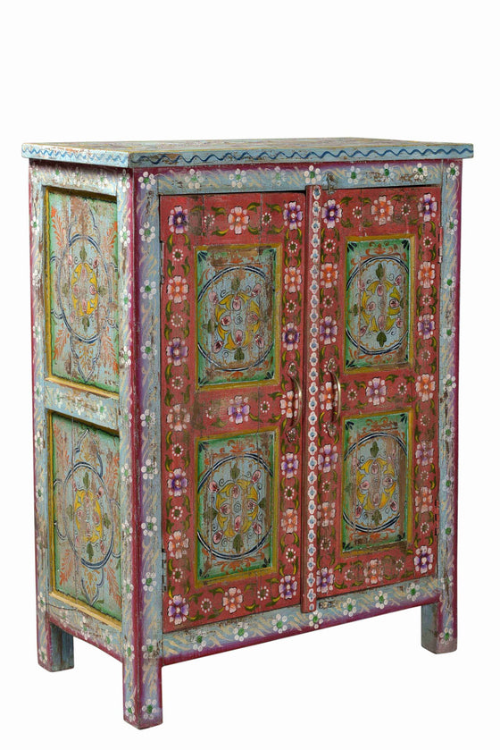 [[Hand painted floral cabinet///Armoire à fleurs peinte à la main]]
