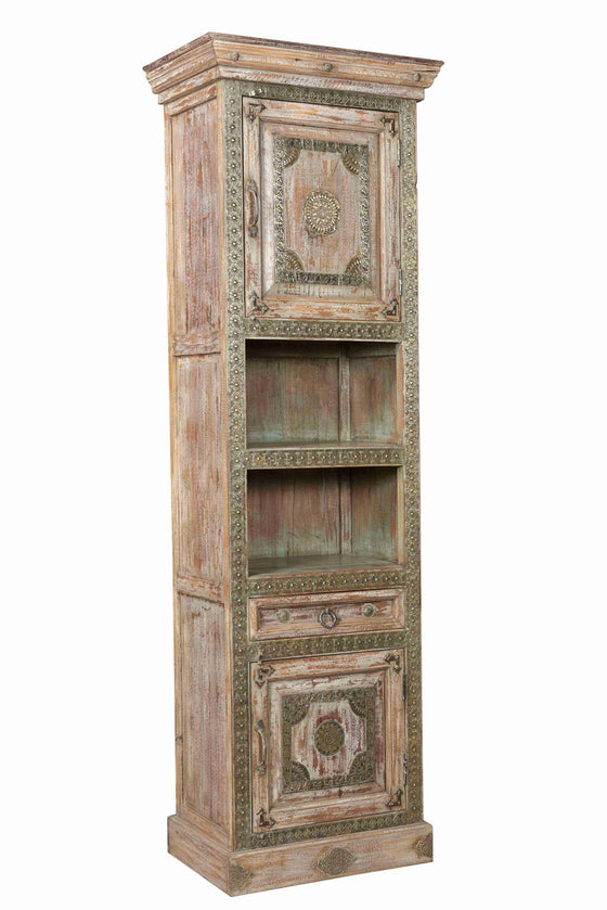 [[Reclaimed wood cabinet with brass decoration///Armoire en bois récupéré avec décoration en laiton ]]