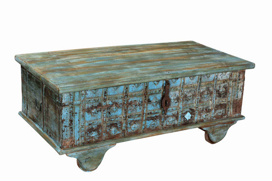 [[Turquoise vintage chest///Vintage turquoise chest]]
