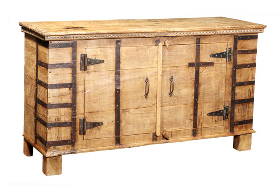 [[Old teak wood chest with doors///Coffre en vieux bois de teck avec des portes]]