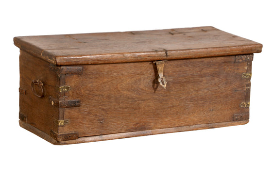 [[Old teak wood chest///Coffre en ancien bois de teck]]