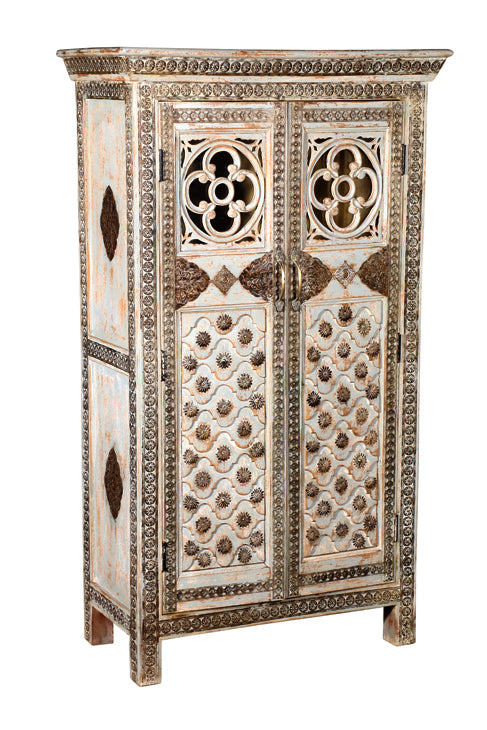 [[Reclaimed wood cabinet with detailed brass decoration///Cabinet en bois récupéré avec décoration détaillée en laiton]]