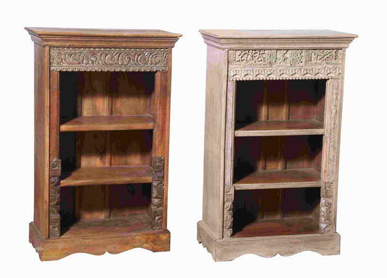 [[Small bookshelf with a vintage hand carved panel///Petite bibliothèque avec un panneau ancien sculpté à la main]]