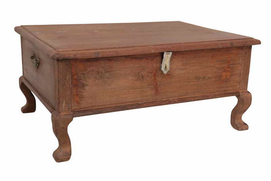 [[Old teak wood school desk///Vieux pupitre d'école en bois de teck]]