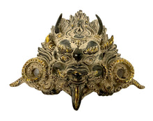  [[Yali brass door decoration///Décoration de porte en laiton Yali]]