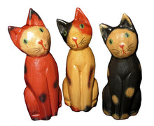  Sitting Cats//Chats Assis