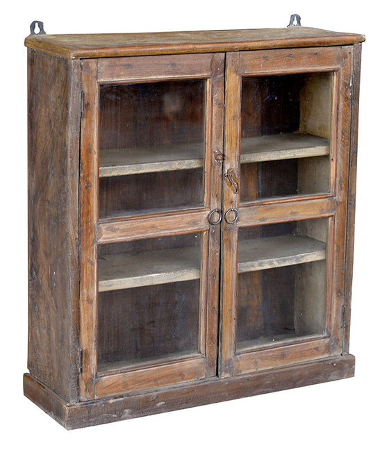 Wonders of the past: Rustic brown display cabinet//Merveilles du passé: Armoire rustique brune