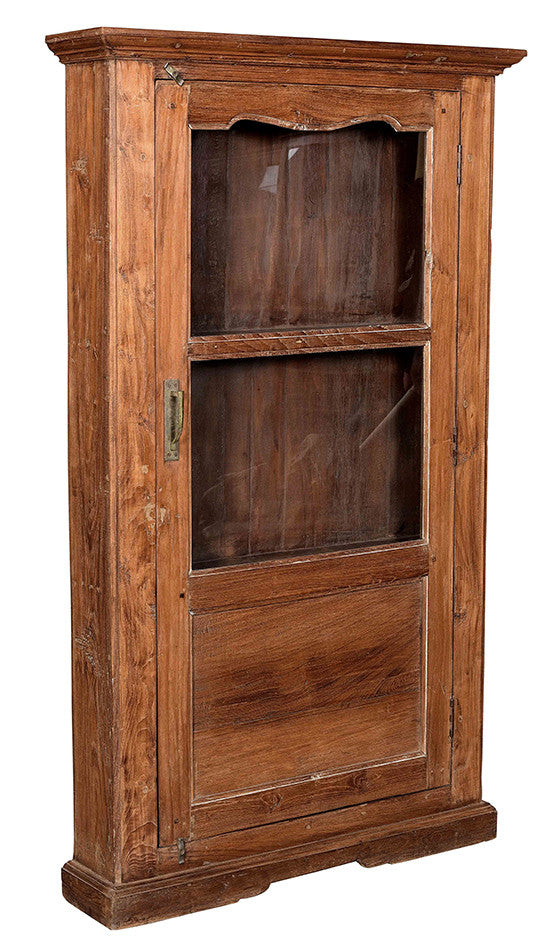 Wonders of the past: Old teak display cabinet//Merveilles du passé: Armoire en bois de teck ancien
