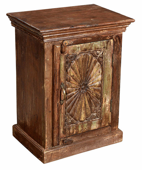Wonders of the past: Old teak cabinet with floral facade//Armoire ancienne en bois de teck avec une façade florale