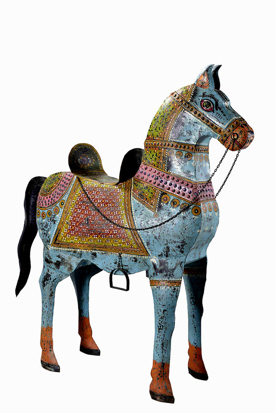 Jodhpur blue: Large metal horse//Jodhpur blue: Grand cheval en métal peint à la main
