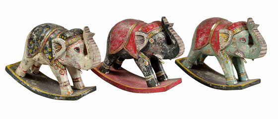 Rocking elephant sculpture//Éléphant à bascule