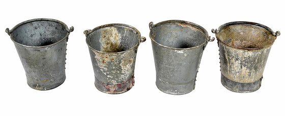 Iron Bucket//Seau en fer