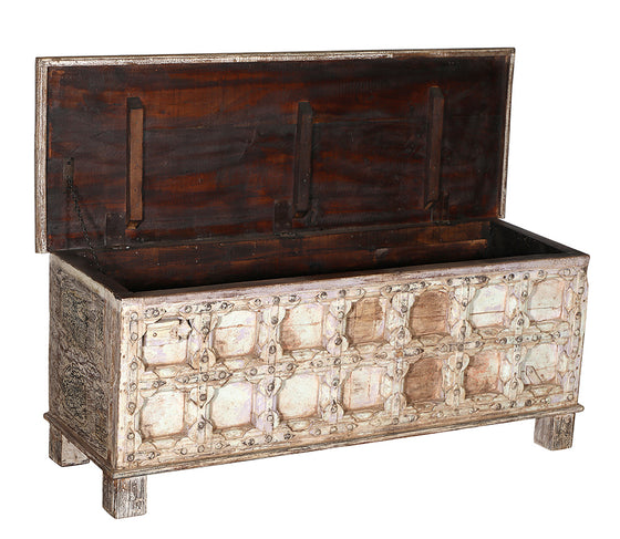 [[Pastel beige chest with an old teak door facade///Coffre beige pastel avec une façade de porte en vieux teck]]