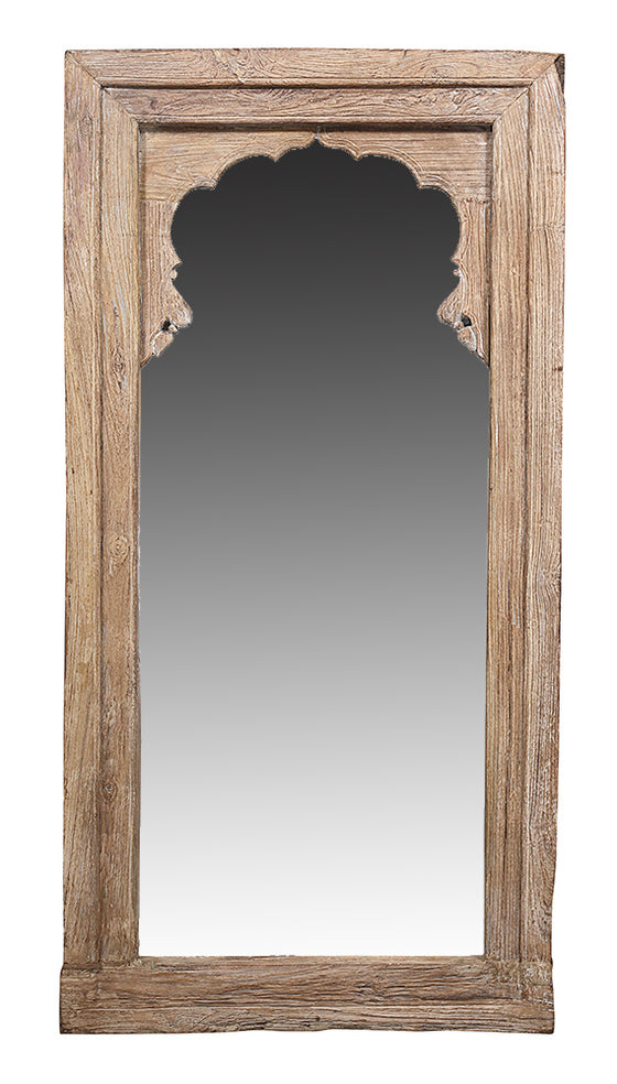 [[Palace Life : Old window frame with a mirror///Palace Life : Ancien cadre de fenêtre avec un miroir]]