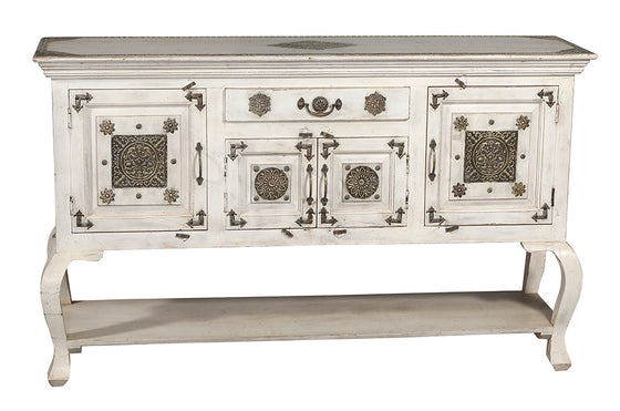[[Vintage dresser with detailed brass decoration///Vieille commode avec décoration détaillée en laiton]]